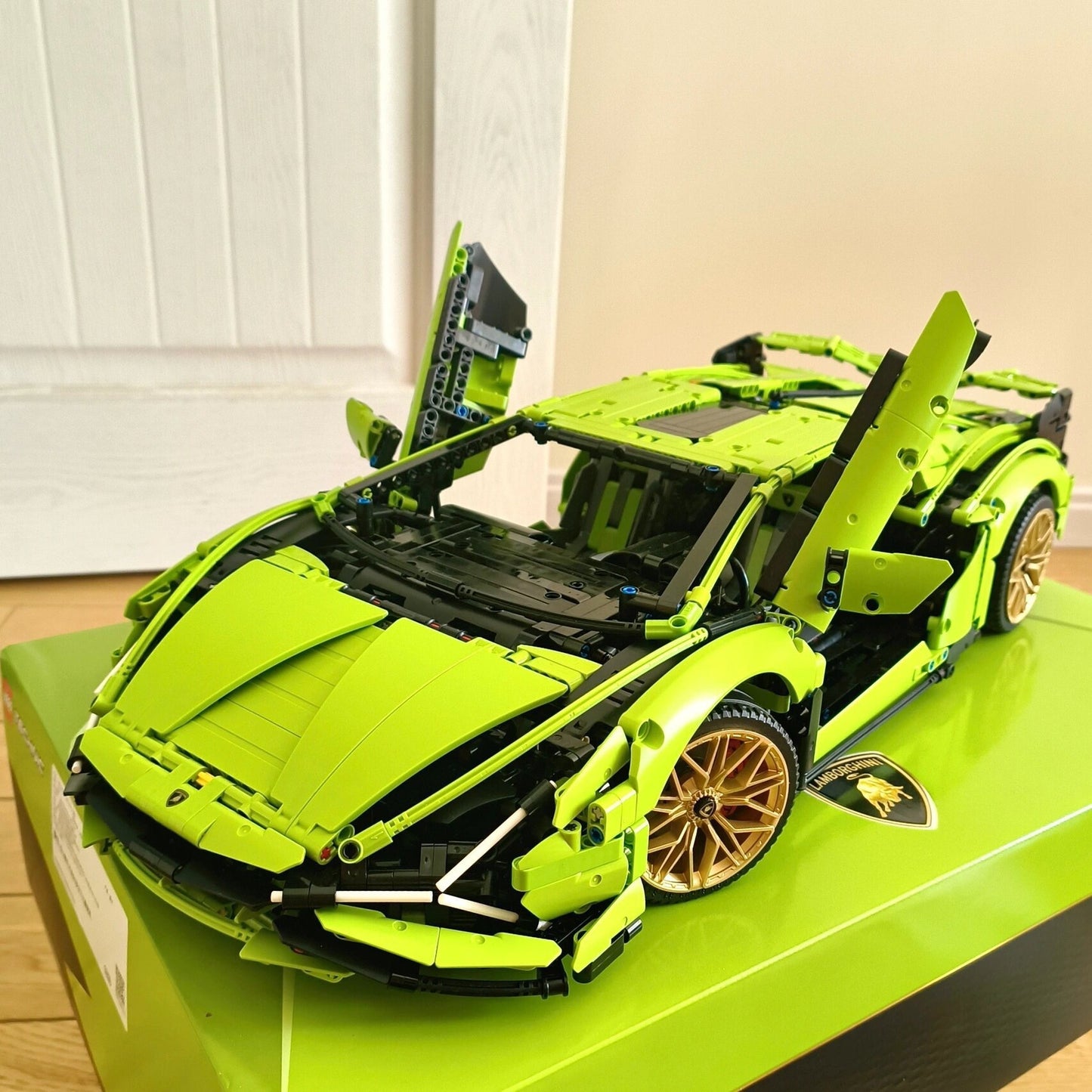 Lamborghini / Bugatti / Range Rover Süper Araba Yapım Seti - Technic Serisi, 2500+ Parça